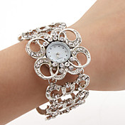 Elegante Reloj Brazalete de Mujer con Decoración de Diamantes Czechic