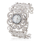 Alloy Analog Quartz blomsterformet klokke for kvinner