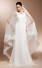mooie one-tier kathedraal bruiloft sluiers met kant applique rand