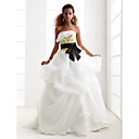 Ball Gown Strapless Sweep/Brush Train Organza Wedding Dress With Appliques