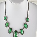 collar de piedras preciosas verde de las mujeres